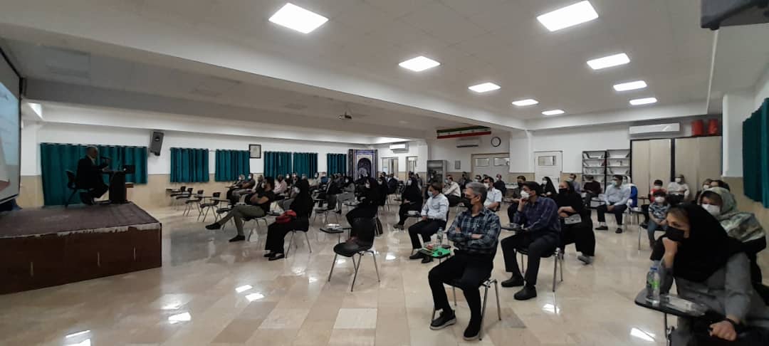 برگزاری جلسه آشنایی اولیا و دانش آموزان با دبیرستان